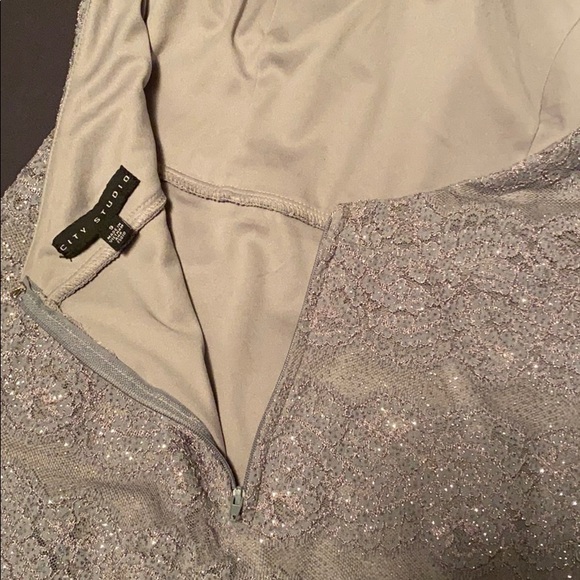 Glitzy, formal Dress - Picture 4 of 4